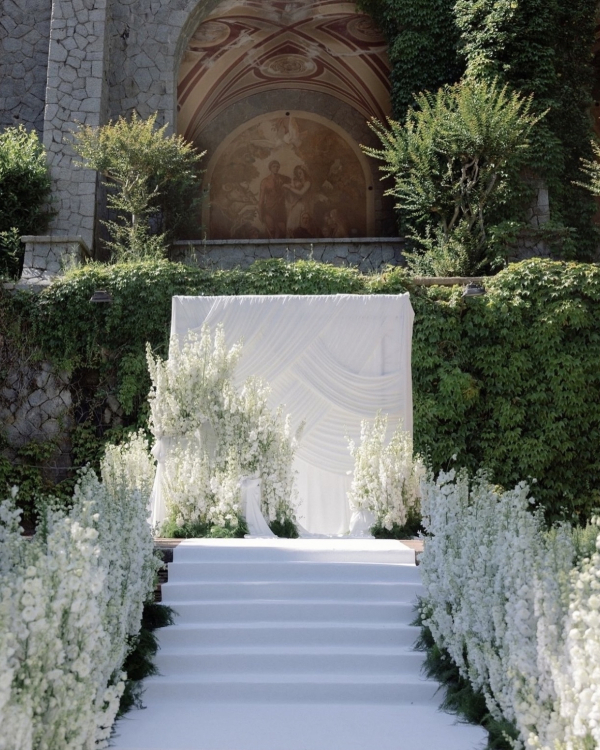 Beautiful Flower Altar Arrangement Ideas