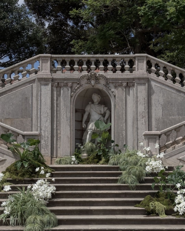 Beautiful Flower Altar Arrangement Ideas