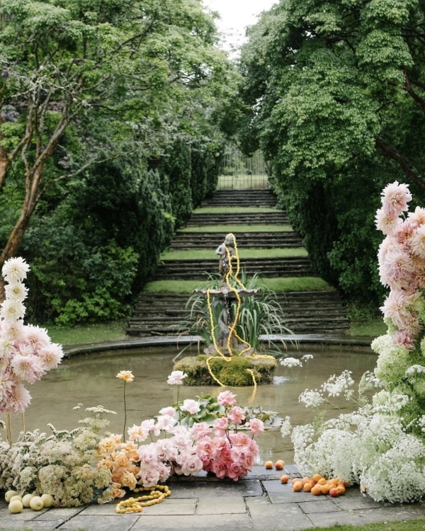 Beautiful Flower Altar Arrangement Ideas