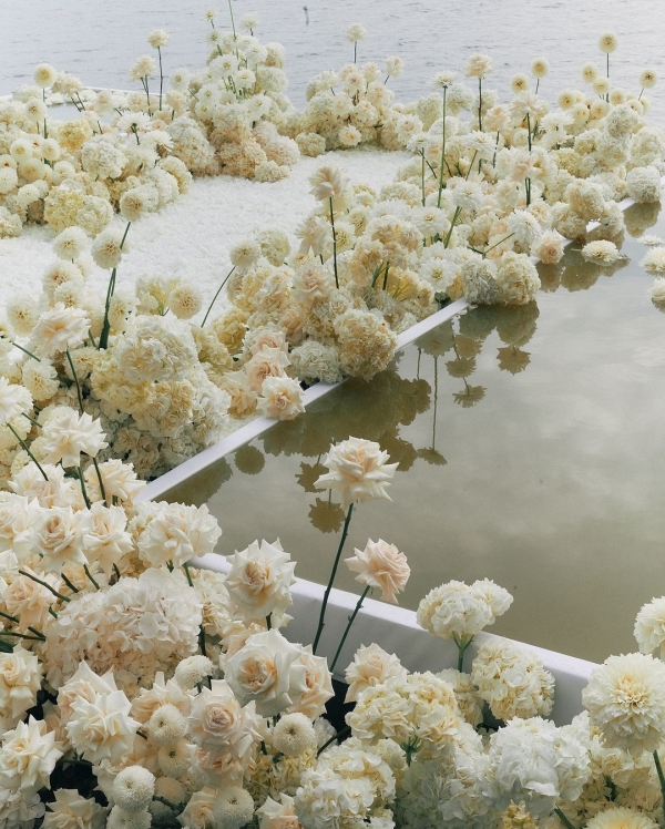 Beautiful Flower Altar Arrangement Ideas