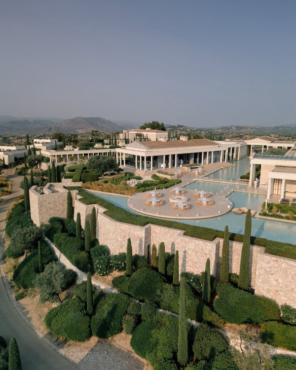 11 Movie-Worthy Wedding Venues That Bring Main-Character Energy