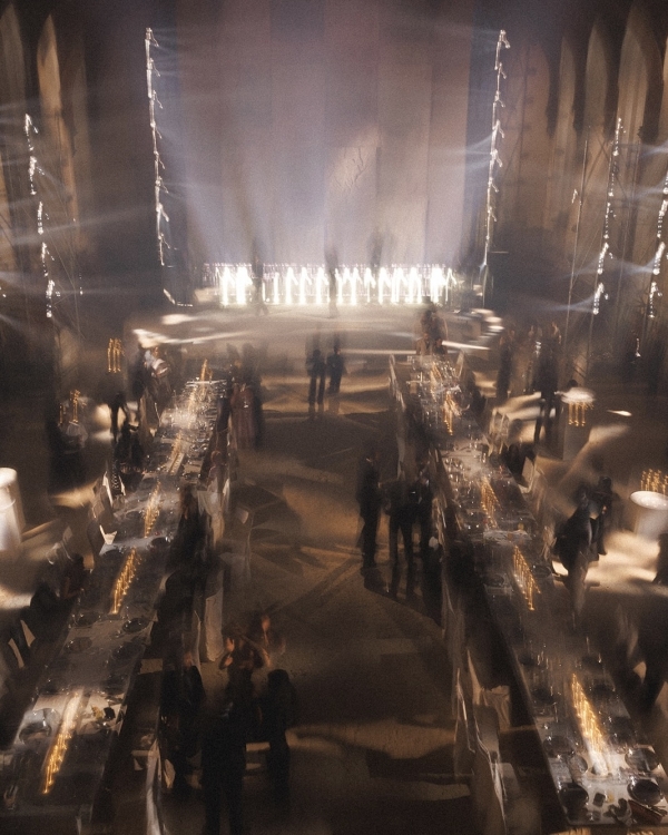 A Dreamlike Wedding with Enchanting Ballerinas & Art in a Historic Palace