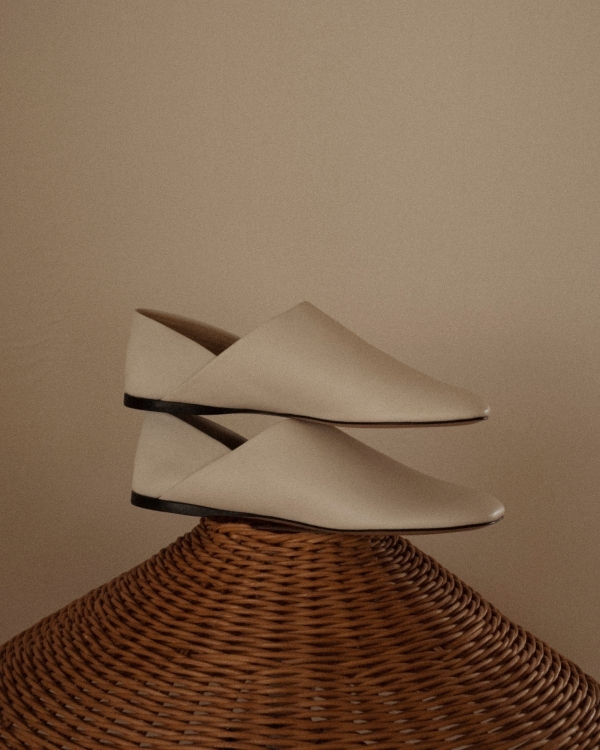 A Bold Botanical-Inspired Wedding Amongst Brutalist Architecture in Portugal