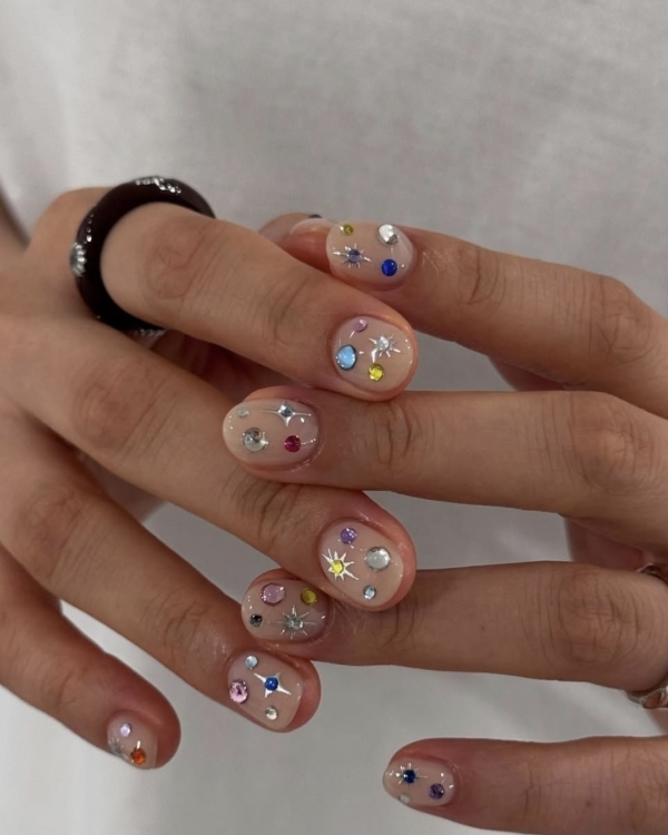 40 Trendy It-Girl Nail Designs to Inspire Your Next Appointment