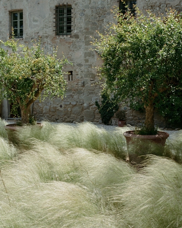 A Bold Destination Wedding in Umbria with Chartreuse Drapery & a Surprise Movie Moment