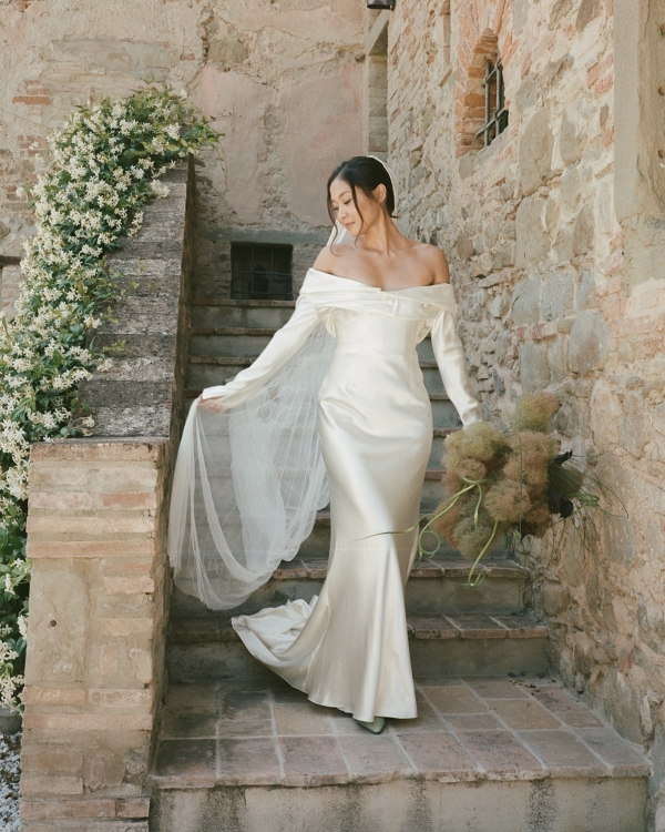 A Bold Destination Wedding in Umbria with Chartreuse Drapery & a Surprise Movie Moment
