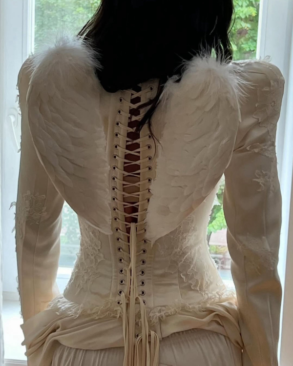 Wedding Dress Fittings 101: What to Expect at Your First, Second & Final Appointment