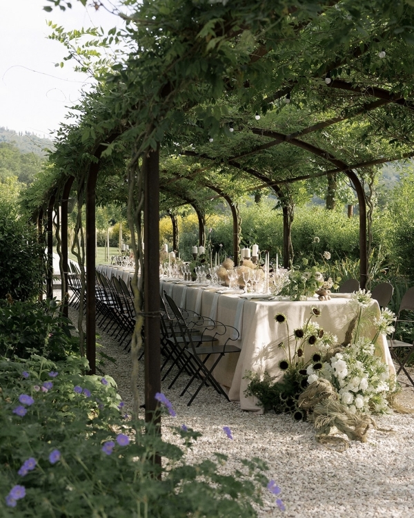 A Bold Destination Wedding in Umbria with Chartreuse Drapery & a Surprise Movie Moment