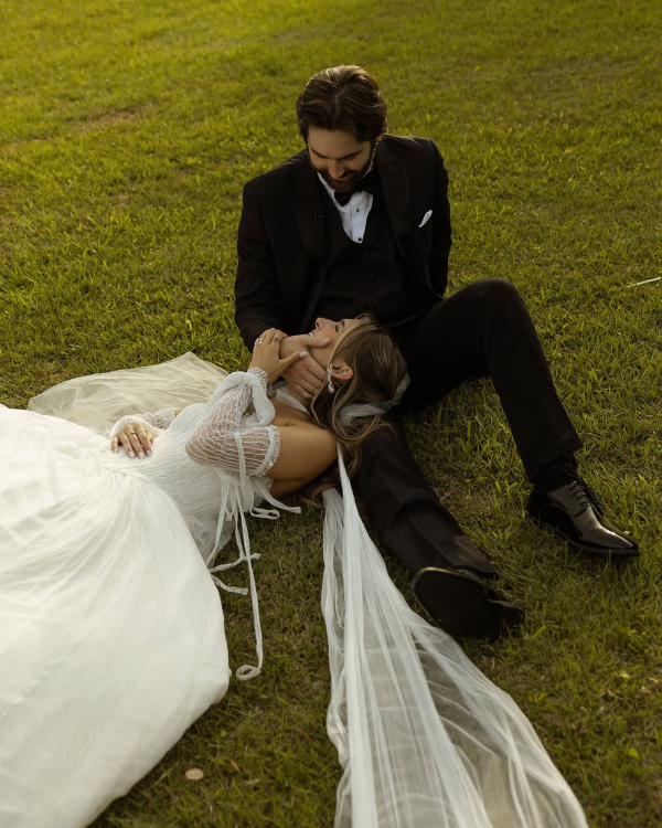 Why Nature Is the Best Backdrop for Your Wedding Photos