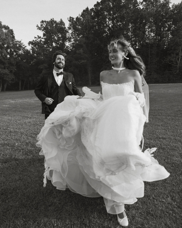 Why Nature Is the Best Backdrop for Your Wedding Photos