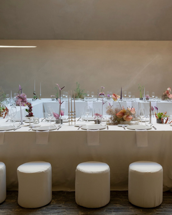 7 Creative Floral Installation & Arrangement Ideas for Modern Couples