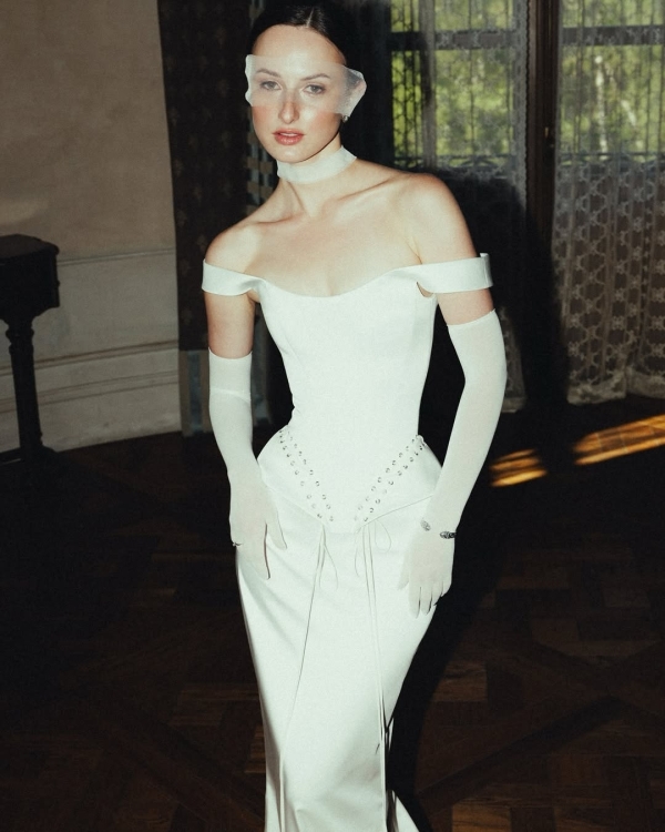 Wedding Dress Fittings 101: What to Expect at Your First, Second & Final Appointment