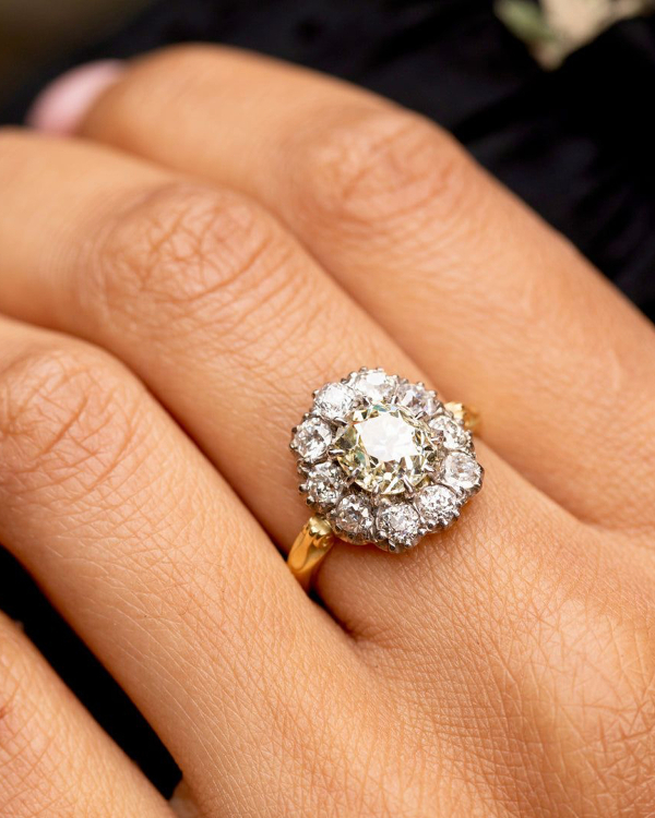 50 Iconic Vintage Engagement Ring Styles and Cuts