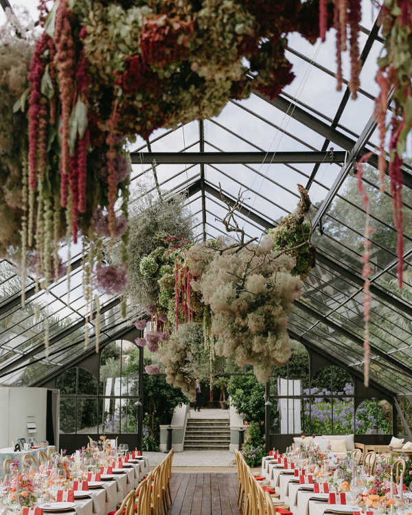 7 Creative Floral Installation & Arrangement Ideas for Modern Couples