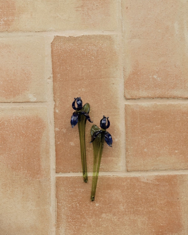 A Bold Botanical-Inspired Wedding Amongst Brutalist Architecture in Portugal