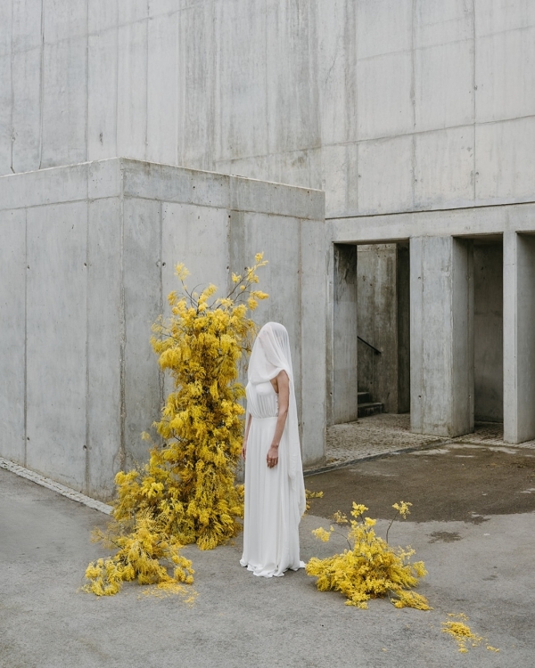 7 Creative Floral Installation & Arrangement Ideas for Modern Couples