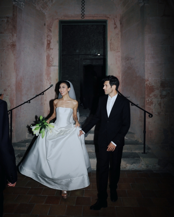 Influencer Xiayan Guo's Cinematic Abbey Wedding in Southern France