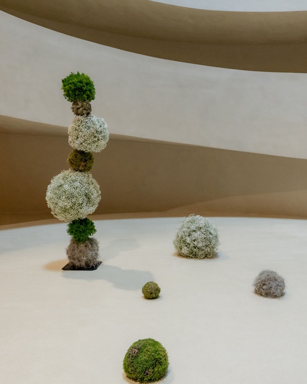 7 Creative Floral Installation & Arrangement Ideas for Modern Couples