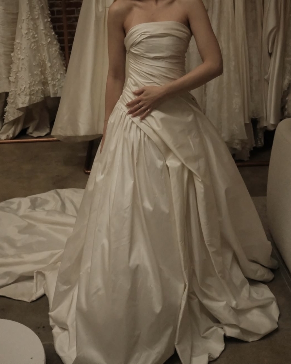 15 Best Bridal Stylists Around the World to Curate Your Dream Wedding Wardrobe