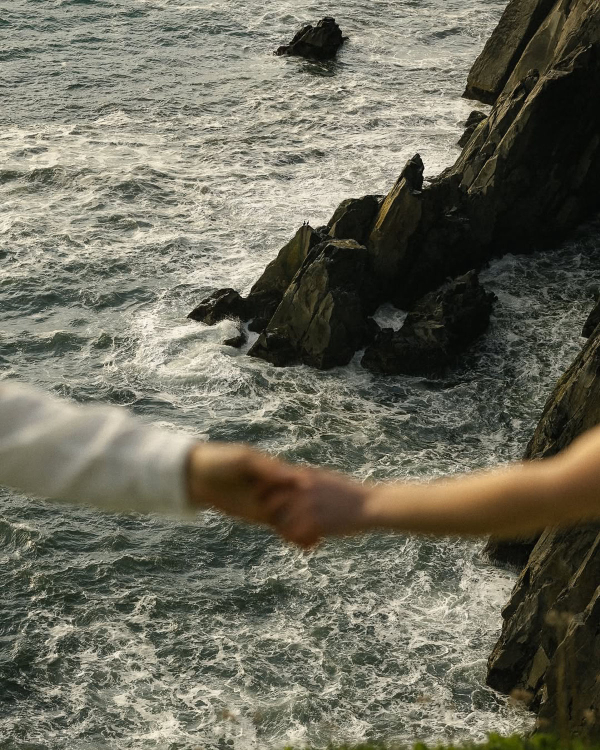 Why Nature Is the Best Backdrop for Your Wedding Photos