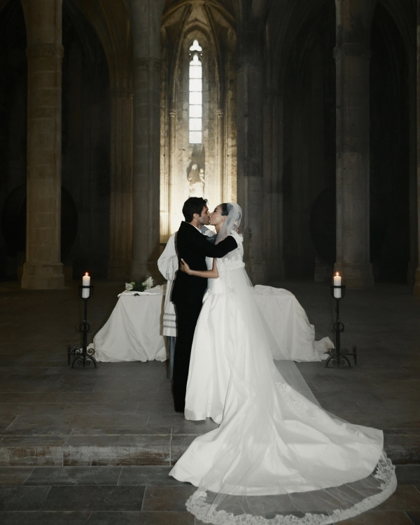 Influencer Xiayan Guo's Cinematic Abbey Wedding in Southern France