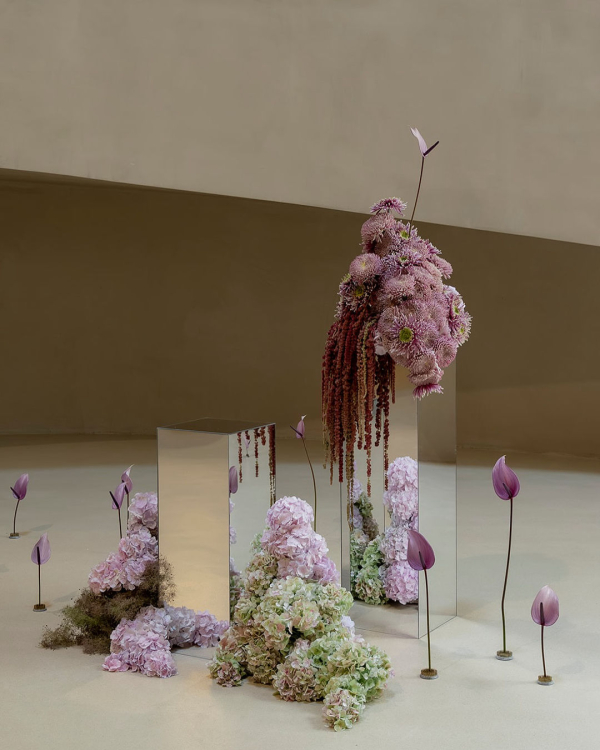 7 Creative Floral Installation & Arrangement Ideas for Modern Couples