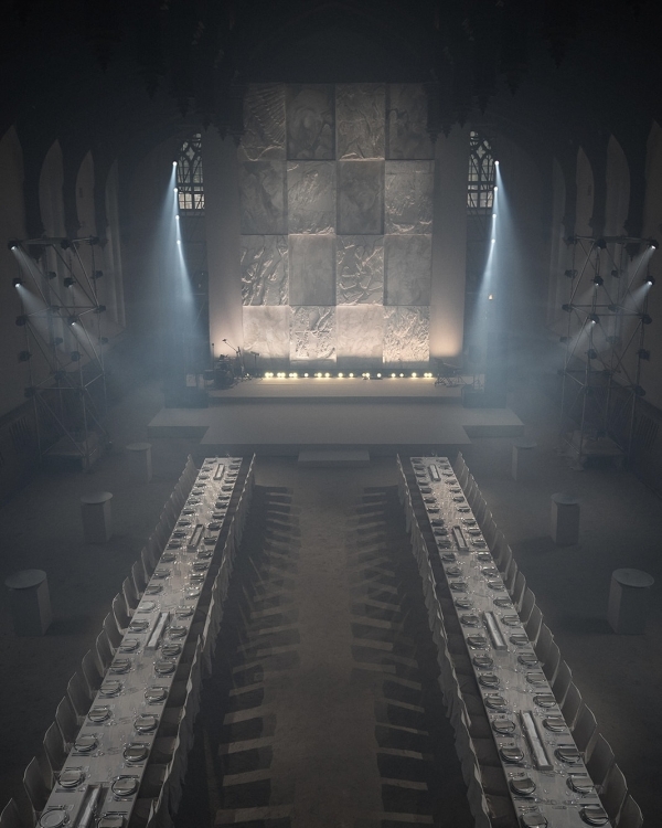 A Dreamlike Wedding with Enchanting Ballerinas & Art in a Historic Palace