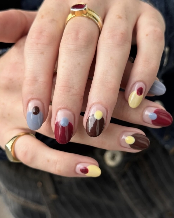 40 Trendy It-Girl Nail Designs to Inspire Your Next Appointment