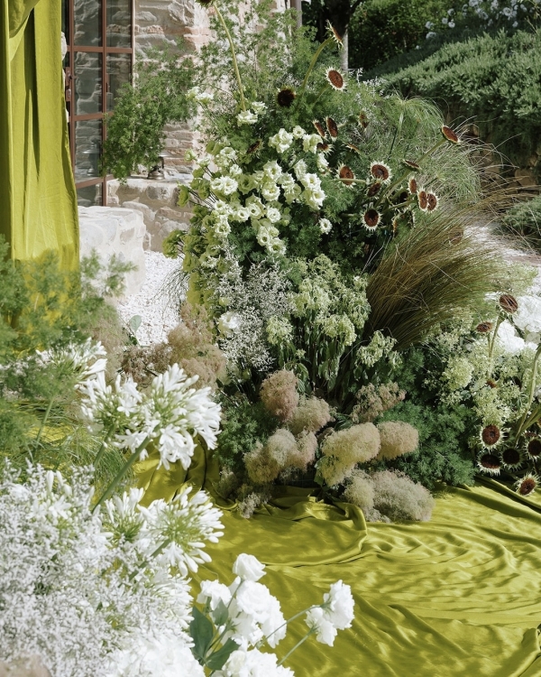 A Bold Destination Wedding in Umbria with Chartreuse Drapery & a Surprise Movie Moment