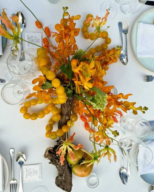 7 Creative Floral Installation & Arrangement Ideas for Modern Couples