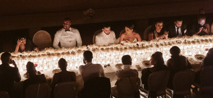 Photographers Dos Mas En La Mesa