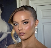 Beauty Brooke Lilias